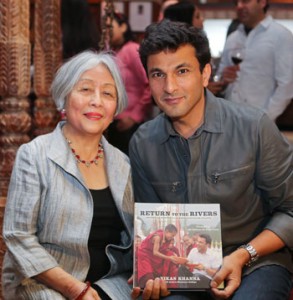 Khanna with his publisher.  ©Andy Chang